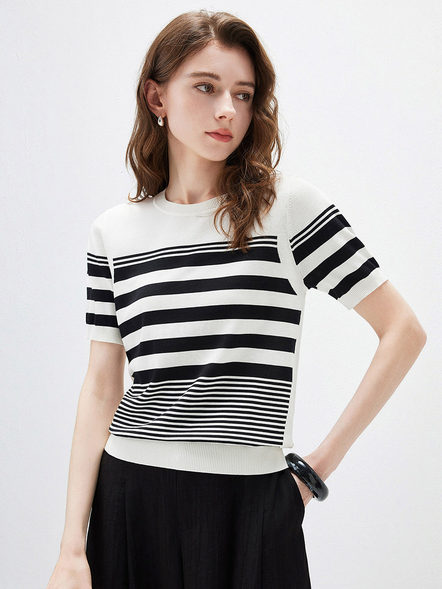 COMOBOCA Women's Contrast Stripe Knit T-Shirt