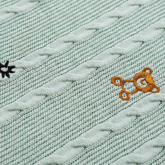 COMOBOCA Women's Cable Knit Embroidered Sweater