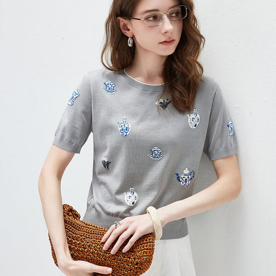 COMOBOCA Women's Knit Top with Porcelain Embroidery