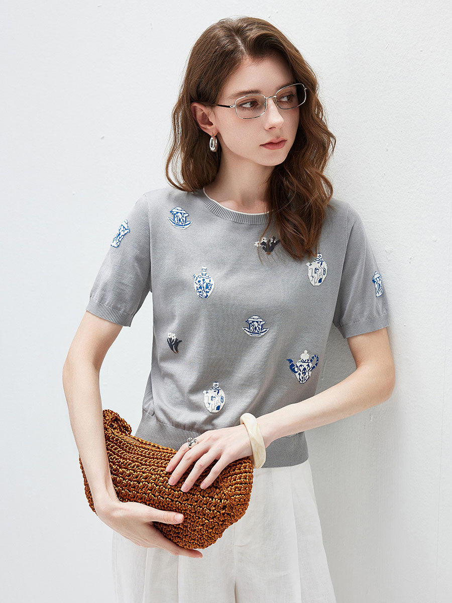 COMOBOCA Women's Knit Top with Porcelain Embroidery
