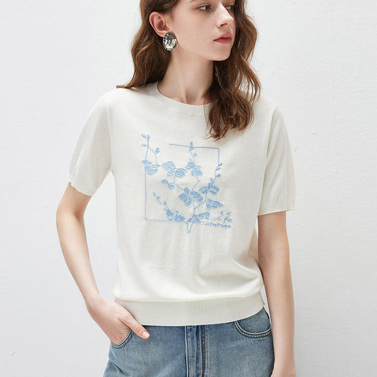 COMOBOCA Cloudy Women's Floral Embroidered Ribbed Knit T-Shirt