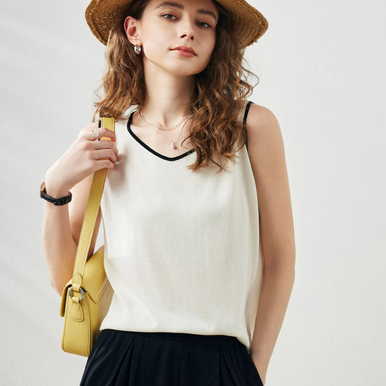 COMOBOCA Cloudy Women's V-Neck Contrast Trim Tank Top