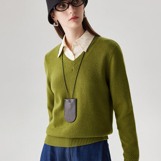 COMOBOCA 100% Wool Women's V-Neck Ribbed Knit Sweater