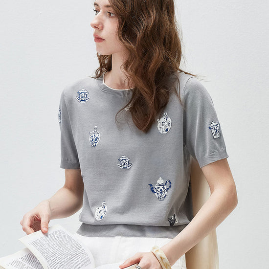 COMOBOCA Women's Knit Top with Porcelain Embroidery