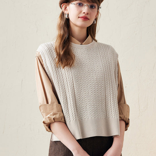 COMOBOCA White 100% Wool Women's Knit Sleeveless Sweater Vest