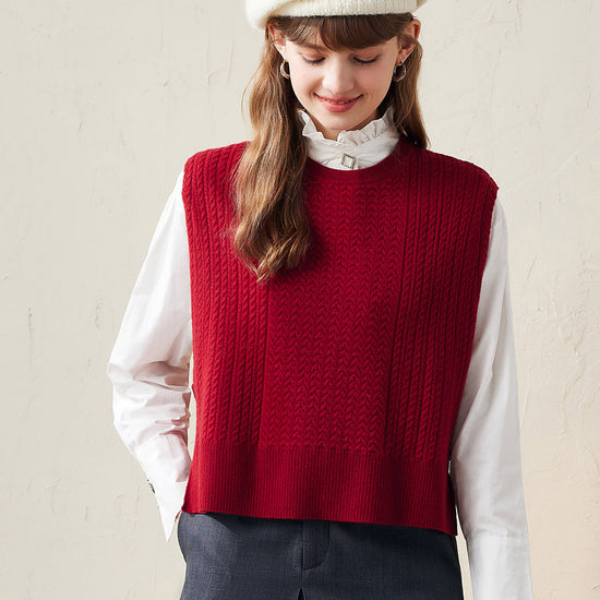 COMOBOCA Red 100% Wool Women's Knit Sleeveless Sweater Vest