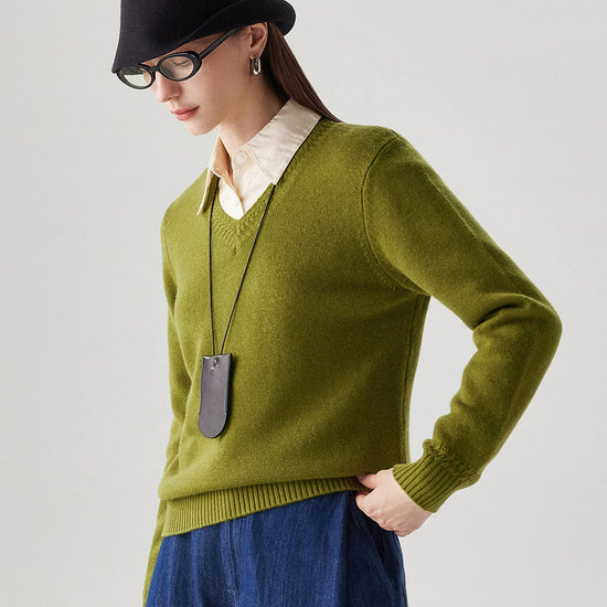 COMOBOCA 100% Wool Women's V-Neck Ribbed Knit Sweater