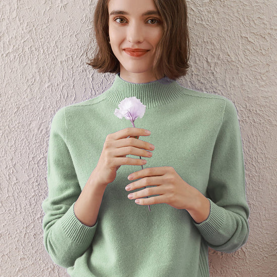 COMOBOCA GREEN 100% Wool Women's All-Match Mock Neck Sweater