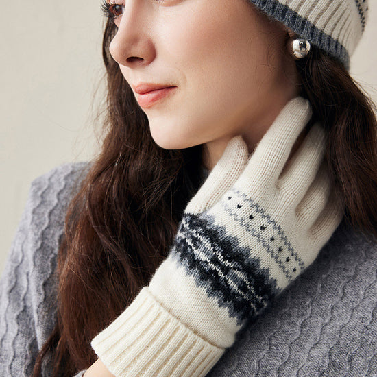 COMOBOCA 100% Cashmere Soft Knit Gloves with Nordic Design