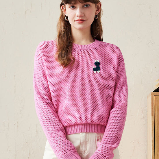 COMOBOCA Pink 100% Wool Women's Embroidered Patch Knit Sweater