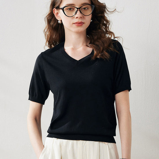 COMOBOCA Black Women's V-Neck Knit T-Shirt