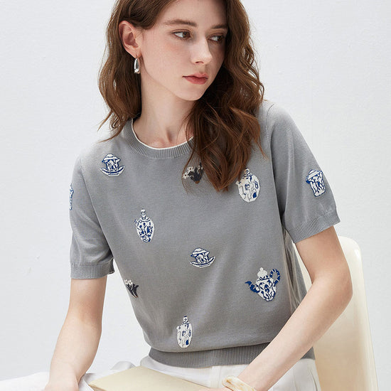 COMOBOCA Women's Knit Top with Porcelain Embroidery