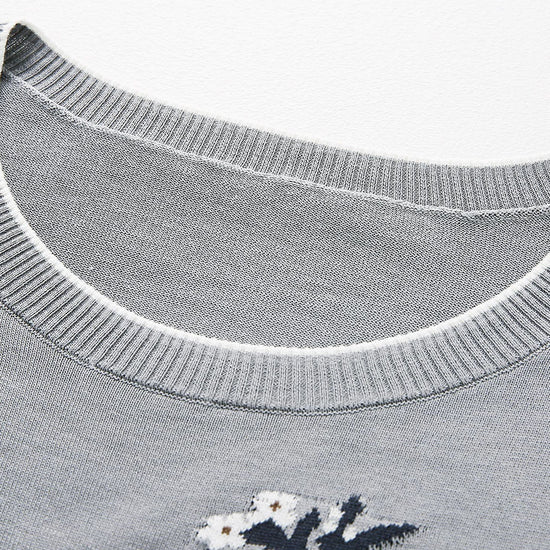 COMOBOCA Women's Knit Top with Porcelain Embroidery