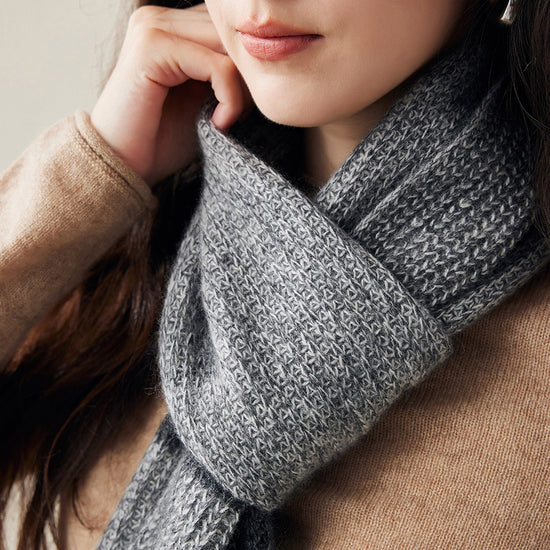 COMOBOCA Gray 100% Cashmere Chunky Knit Color Block Scarf