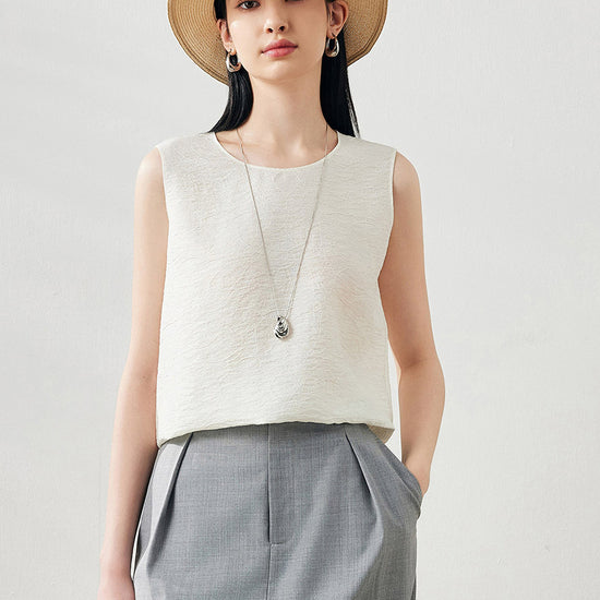 COMOBOCA White Women's Textured Back Keyhole Tank Top