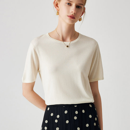 COMOBOCA Cloudy Women's Essential Round Neck Knit T-Shirt