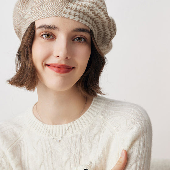 COMOBOCA 100% Cashmere Elegant Houndstooth Knit Beret