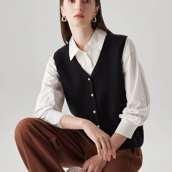 COMOBOCA 100% Wool Women's Button-Down Knit Vest