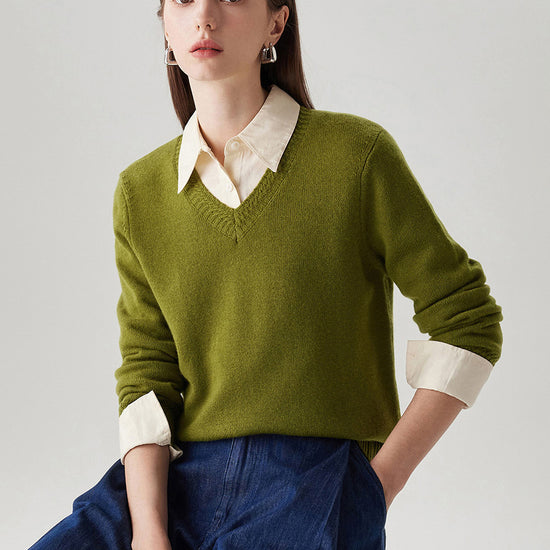 COMOBOCA 100% Wool Women's V-Neck Ribbed Knit Sweater