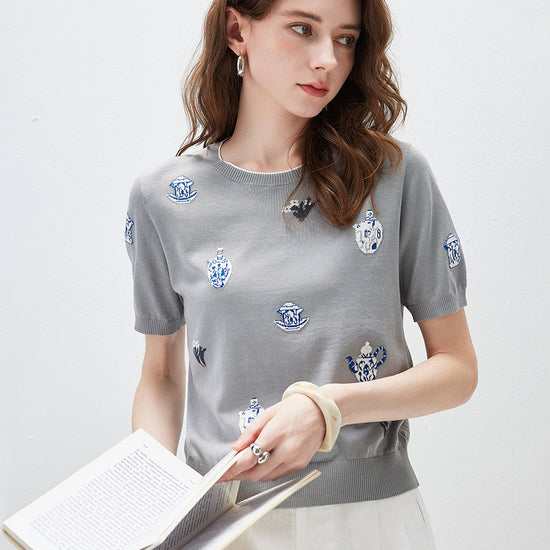 COMOBOCA Gray Women's Knit Top with Porcelain Embroidery