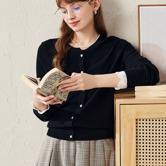 COMOBOCA 100% Wool Ribbed Extra Size Cardigan with Lace Cuffs