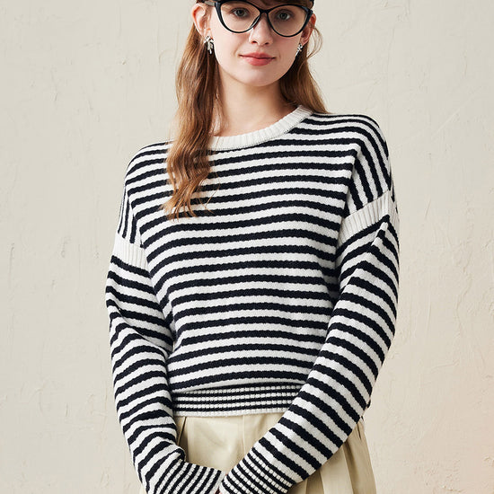 COMOBOCA Black 100% Wool Women's Striped Knit Pullover Sweater