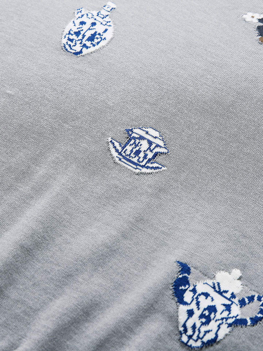 COMOBOCA Women's Knit Top with Porcelain Embroidery