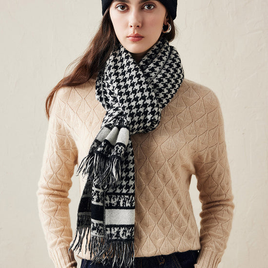 COMOBOCA Black 100% Cashmere Houndstooth Patterned Scarf