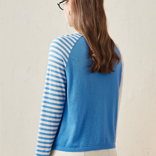 COMOBOCA 100% Wool Women's Striped Sleeve Contrast Knit Worsted Sweater