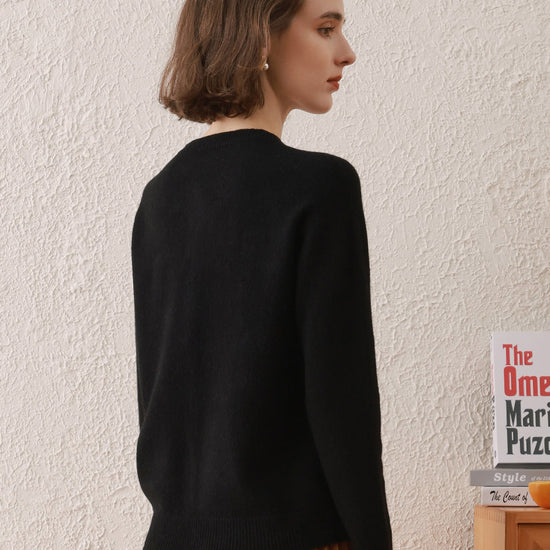 COMOBOCA 100% Wool Women's Round Neck Cardigan Sweater