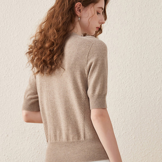 COMOBOCA 100% Wool Women's Seamless Round Neck Knit Sweater