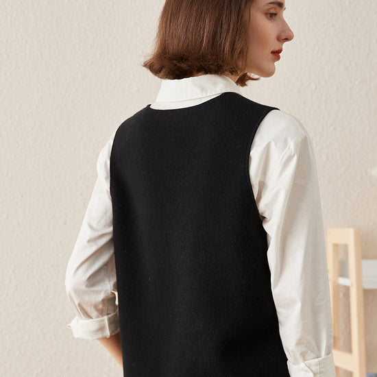 COMOBOCA 100% Wool Elegant Sleeveless Button-Up Vest