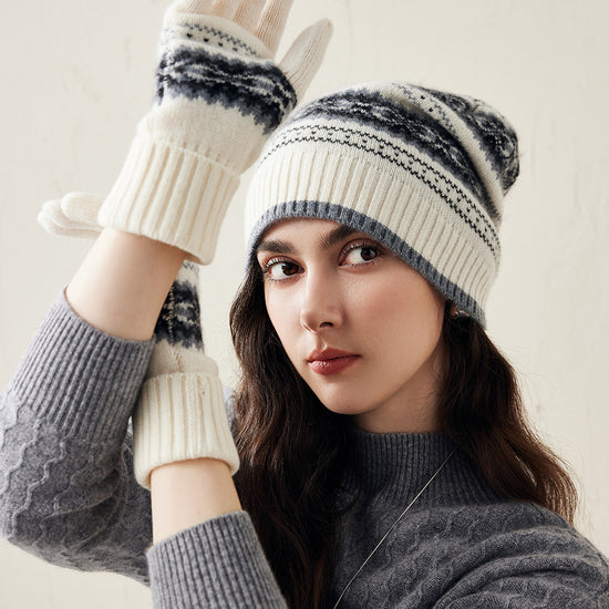 COMOBOCA 100% Cashmere Soft Knit Gloves with Nordic Design