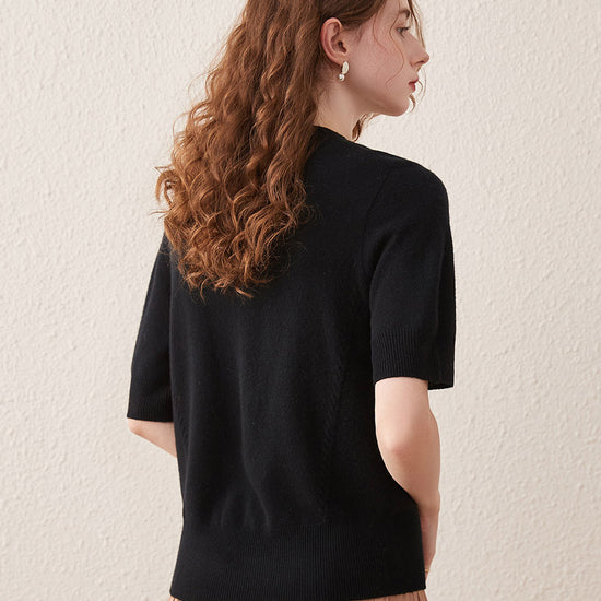 COMOBOCA 100% Wool Women's Seamless Round Neck Knit Sweater