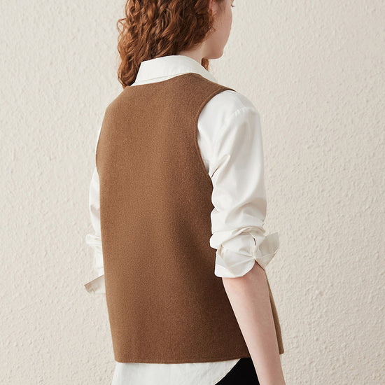 COMOBOCA 100% Wool Elegant Sleeveless Button-Up Vest