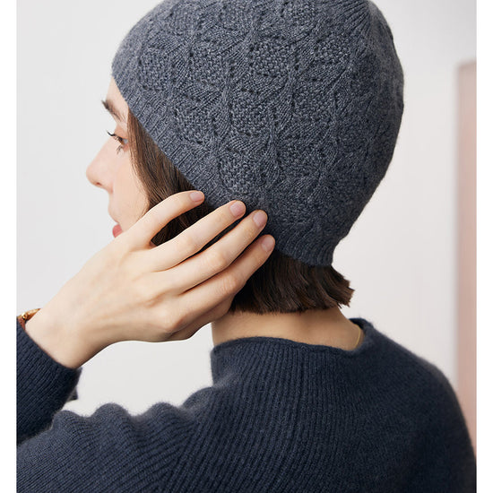 COMOBOCA 100% Cashmere Luxurious Knit Beanie