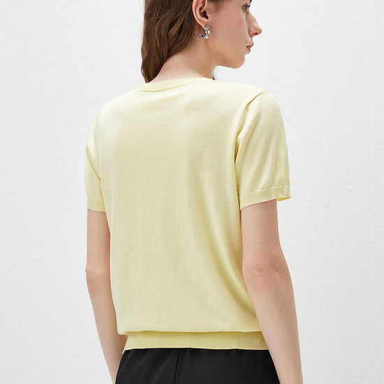 COMOBOCA Women's Ribbed Graphic Print Knit T-Shirt