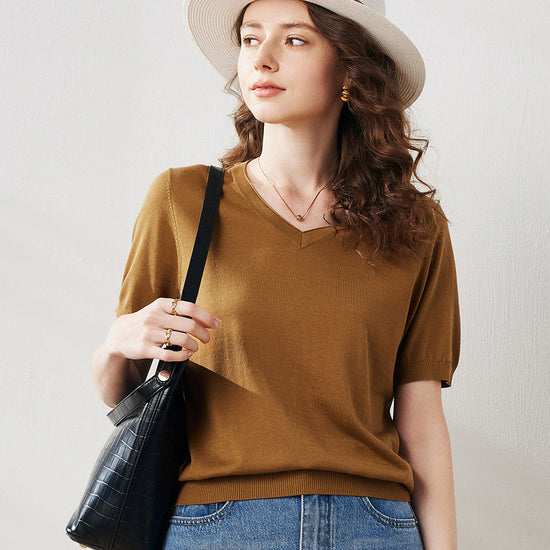 COMOBOCA Brown Women's V-Neck Knit T-Shirt