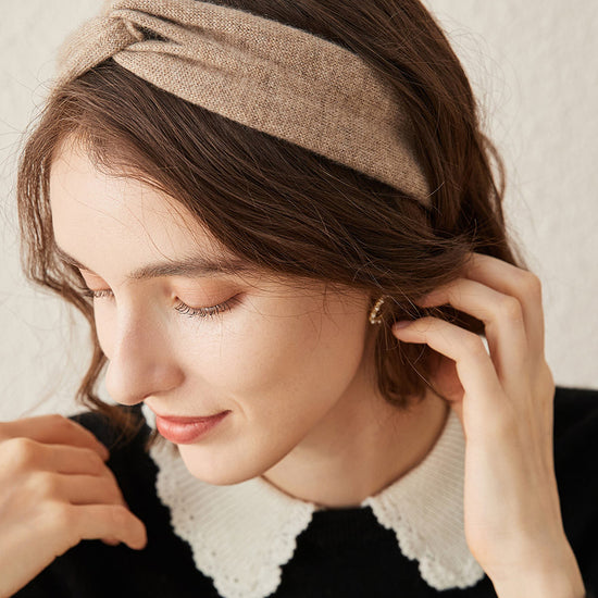 COMOBOCA Beige 100% Cashmere Cozy Knitted Twist Headband