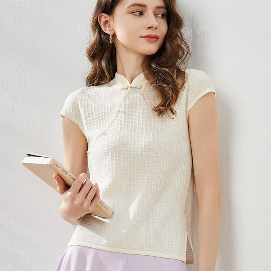 COMOBOCA Cloudy Women's Textured Pearl Accents Blouse