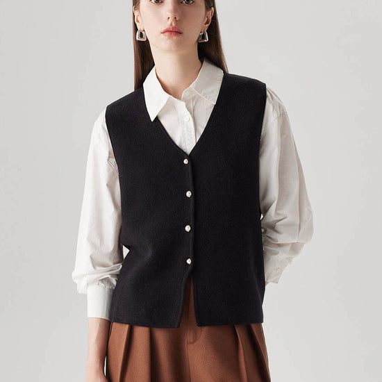 COMOBOCA Black 100% Wool Women's Button-Down Knit Vest