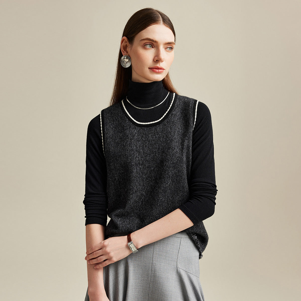 COMOBOCA 100% Cashmere Knit Vest with Contrast Trim