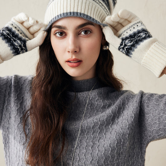 COMOBOCA 100% Cashmere Soft Knit Gloves with Nordic Design