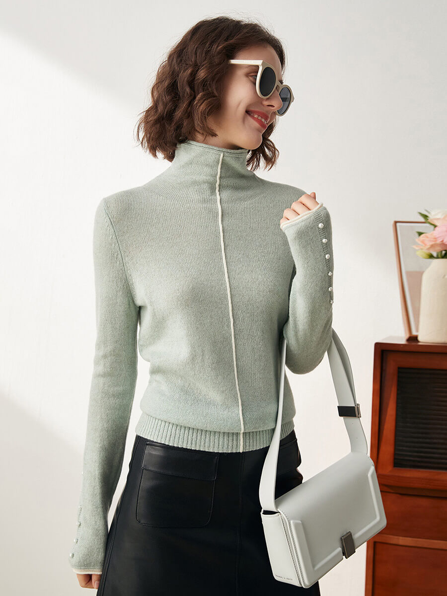 COMOBOCA 100% Cashmere Women's Pearl Buttoned Sweater