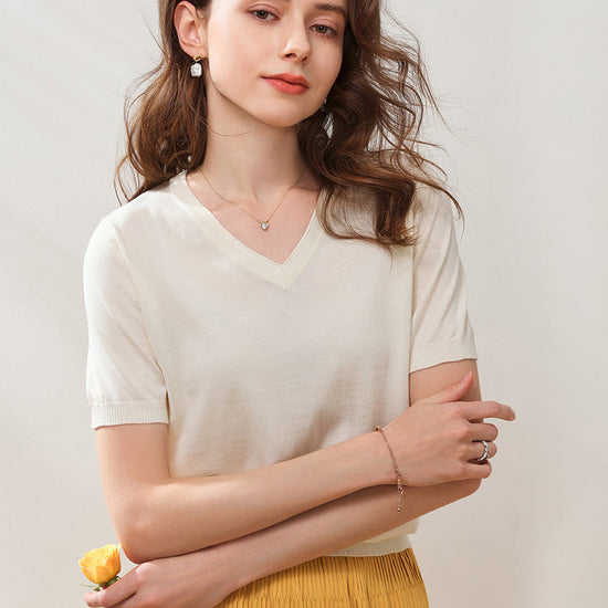 COMOBOCA Cloudy Women's Lyocell V-Neck Ribbed Knit T-Shirt