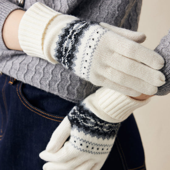 COMOBOCA 100% Cashmere Soft Knit Gloves with Nordic Design