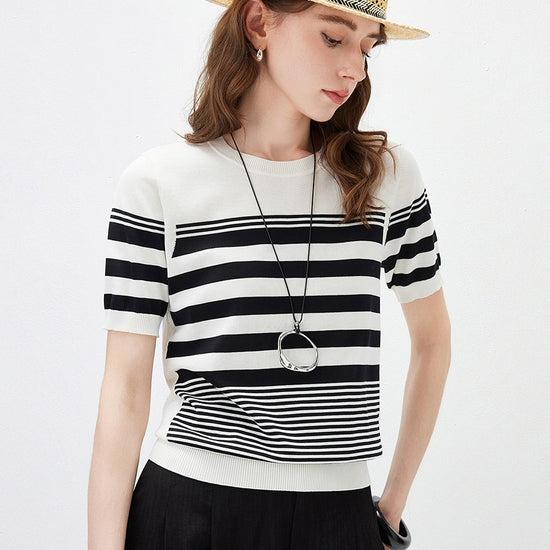 COMOBOCA Women's Contrast Stripe Knit T-Shirt