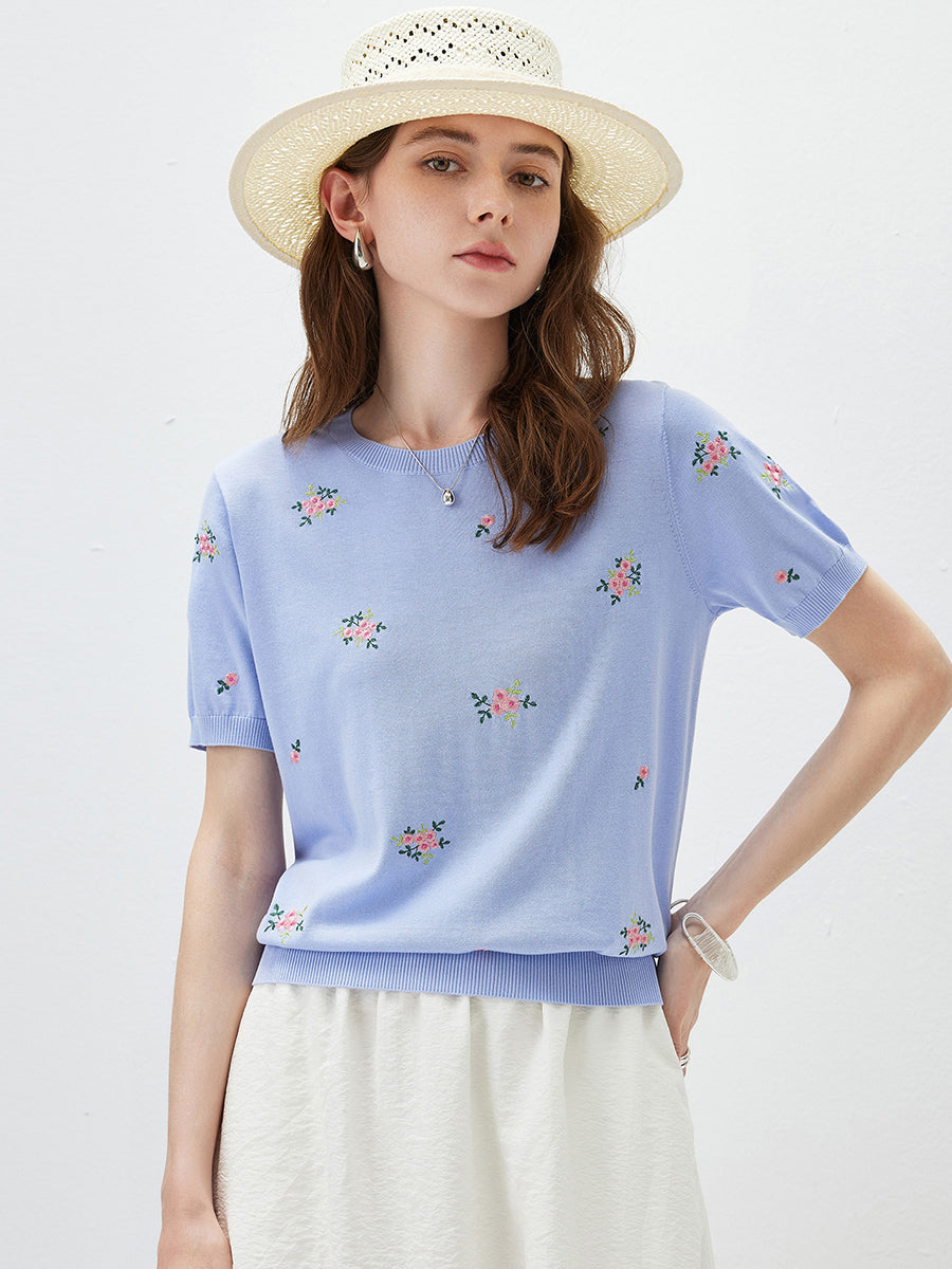 COMOBOCA Light Blue Women's Floral Embroidery Knit T-Shirt