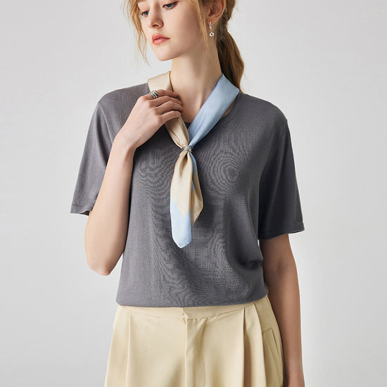 COMOBOCA Light Gray Women's Essential Round Neck Knit T-Shirt